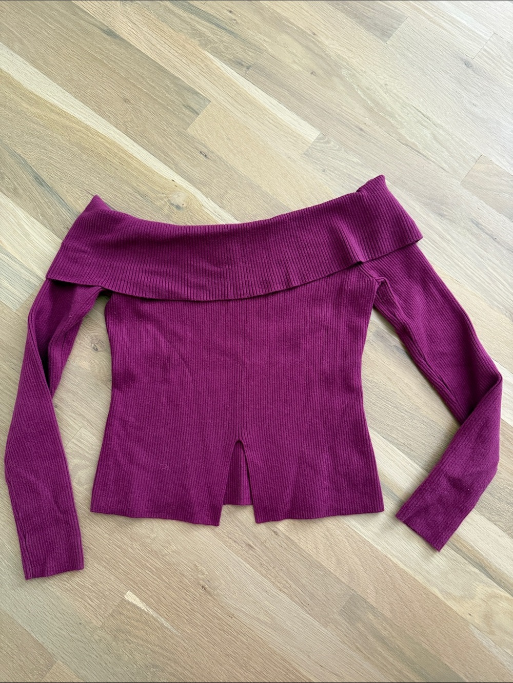 Abercrombie & Fitch Off‑Shoulder Ribbed Sweater in Berry Plum